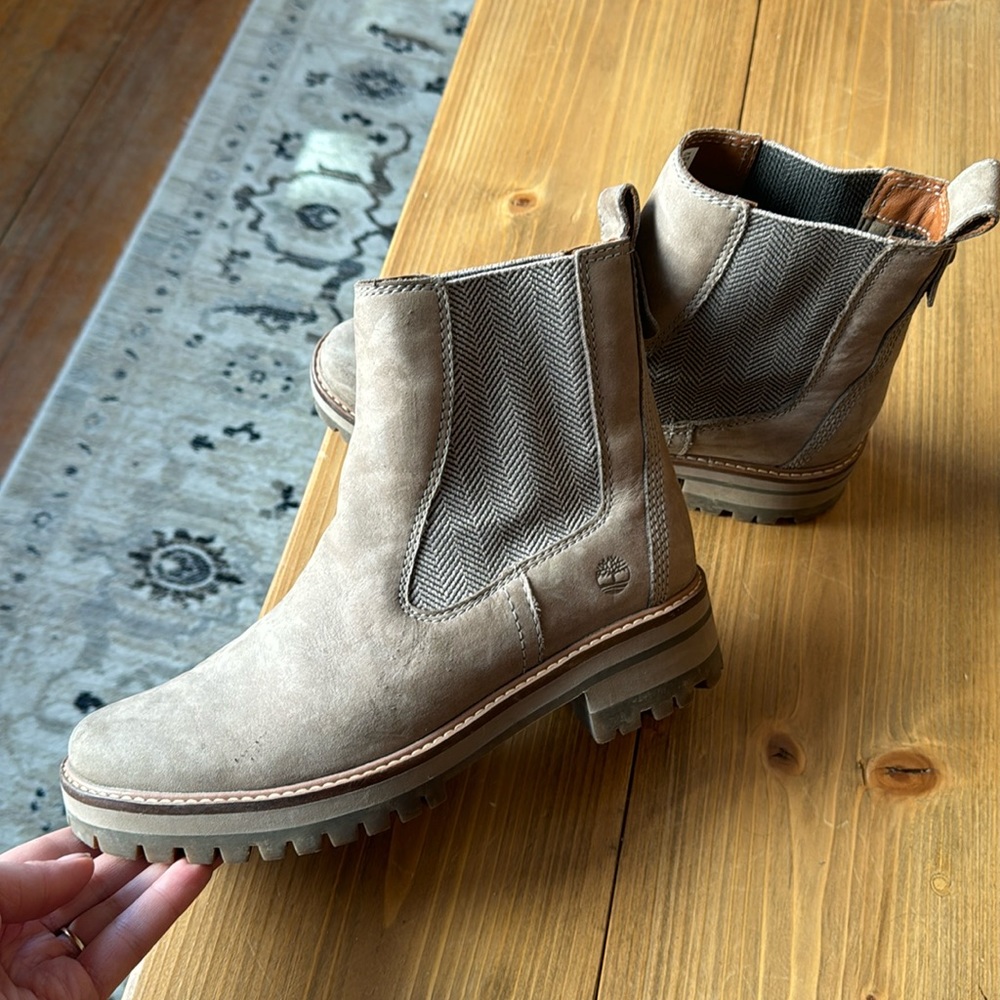 Size 9 Timberland Booties